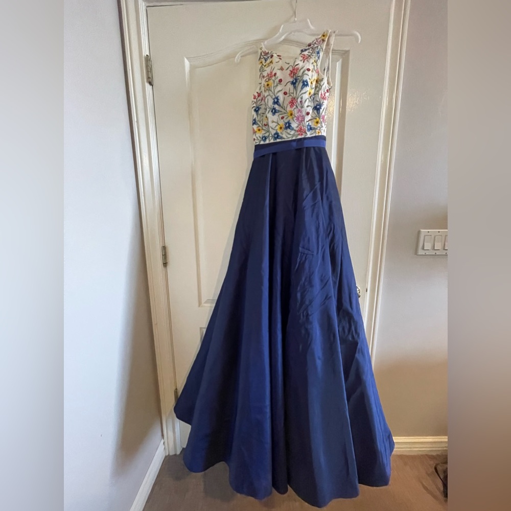 Sherri Hill prom dress